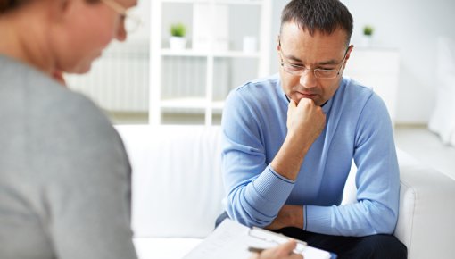 Photo of a patient and therapist