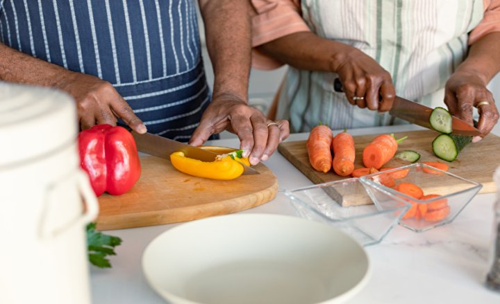 Photo of cutting vegetables